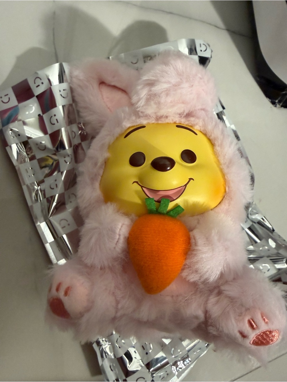 Miniso x Disney Winnie Vinyl Face Plush Pendant - Picture 3 of 3